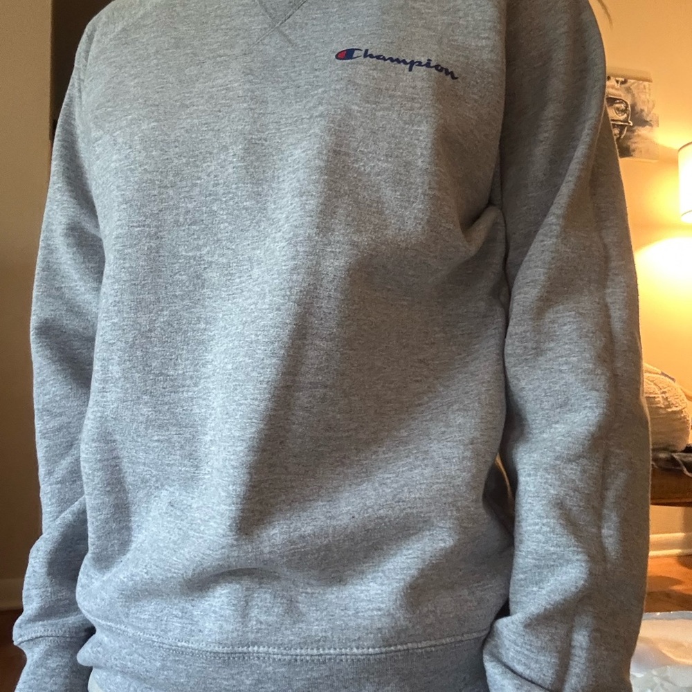 Champion Women’s Crewneck Gray Sweater